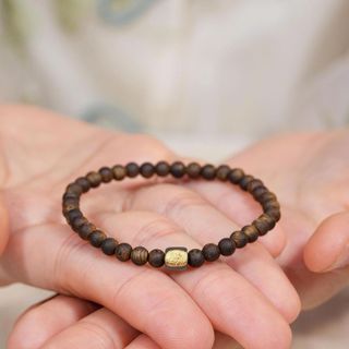 VÒNG TRẦM HƯƠNG ĐƠN 4LI MIX CHARM ĐÁ NGỌC BÍCH
