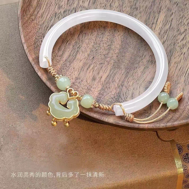 Vòng tay ngọc thỏ giả Hetian - Quà tặng tinh tế dành cho bạn gái
