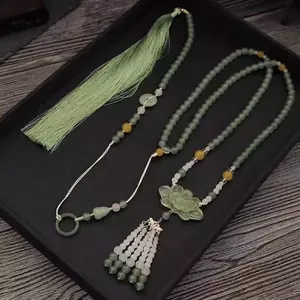 Vòng cổ mềm mại phong cách cổ điển Trung Quốc, phù hợp với váy hoa sen và tua rua