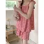 Bộ đồ ngủ nữ màu đỏ caro phong cách mỏng nhẹ, phù hợp cho loungewear
