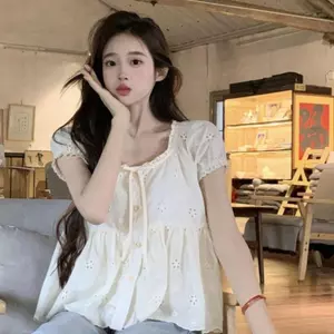 Áo sơ mi ngắn tay cho bé thiết kế mùa hè với cổ vuông thoáng khí giúp đem lại cảm giác thân hình thon gọn