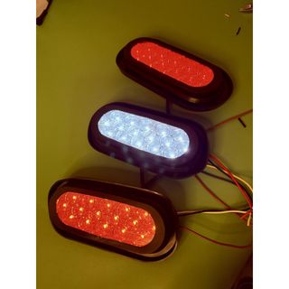 Đèn HẬU CHỮ NHẬT thay thế cho xe tải có điện 12v và 24v