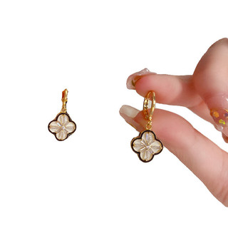 Vòng cổ hoa bốn lá thép titan mạ vàng - Thời trang trẻ trung