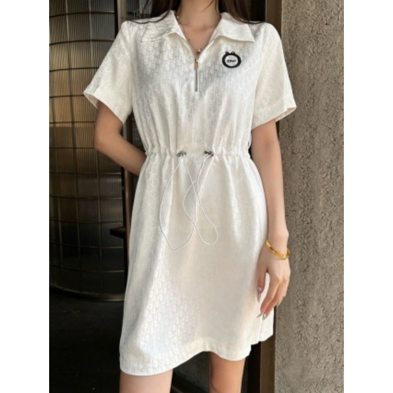Váy nữ dài vừa phải mới có in hình ve áo