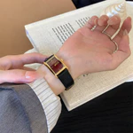 Đồng hồ thời trang cổ điển hình vuông hình vòm IEKE có niche dành cho nữ, dây da cao cấp nhẹ nhàng sang trọng và cao cấp là đồng hồ đeo tay bán chạy nhất — ảnh 8