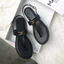 Mùa Hè 2025 Màu Trơn Mũi Tròn Khóa Thời Trang Phù Hợp Với Phong Cách Châu Âu Mỹ Nữ Size Lớn Giày Sandal Đế Dày26040109