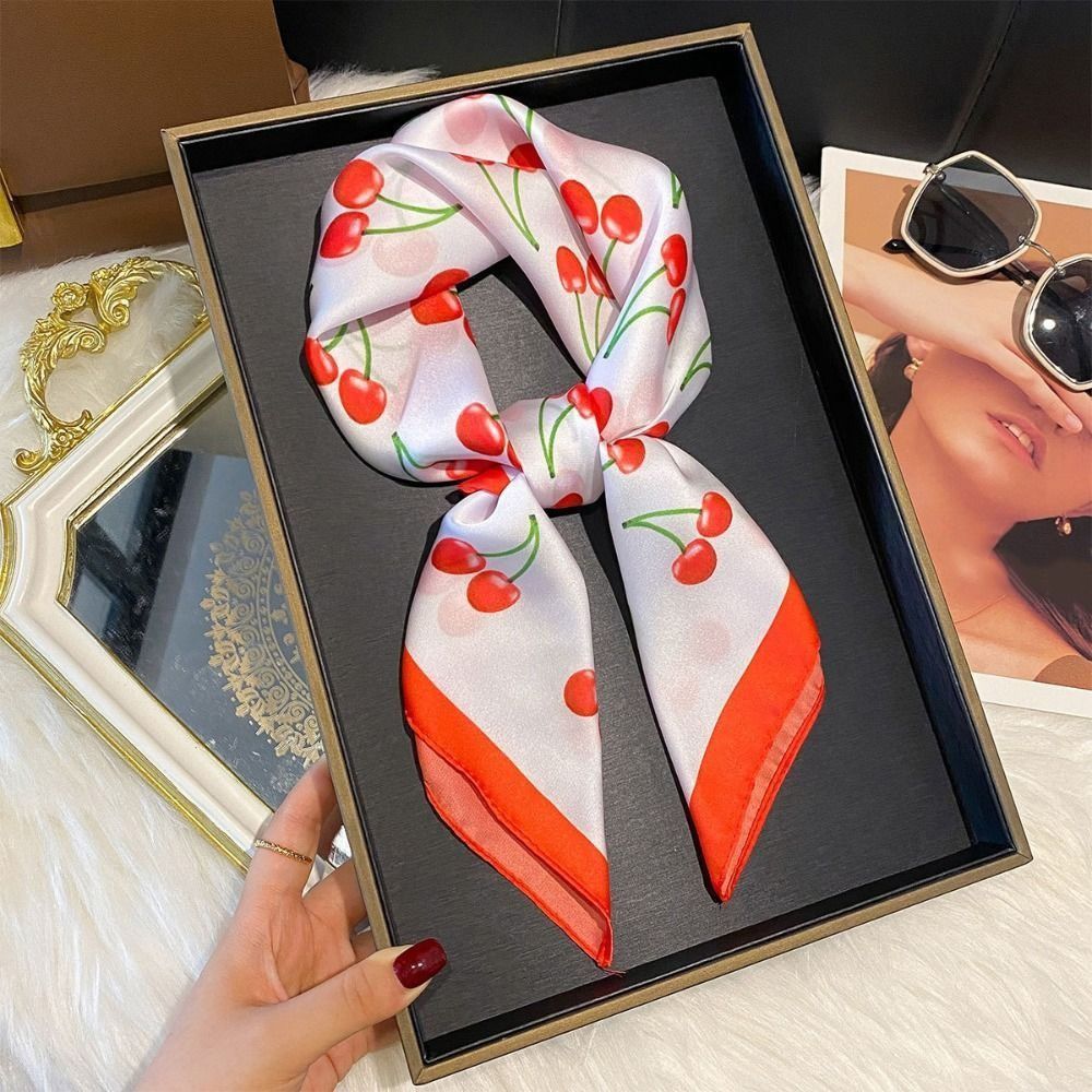 Khăn choàng satin vuông TRACEILLOIAN, Khăn quàng cổ vuông lụa satin sang trọng thiết kế anh đào, Khăn trùm đầu nữ mềm mại thời trang