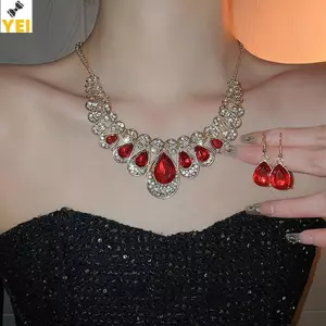 Bộ trang sức kim cương lấp lánh bằng kim loại thời trang, phù hợp cho các bữa tiệc và là món quà tặng mới