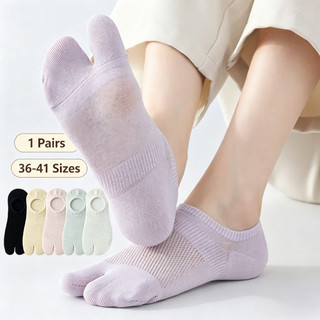Cặp tất hai ngón thoáng khí dành cho chân, chất liệu bông và cotton