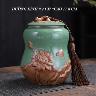 Hũ, Bình đựng trà bằng sứ Họa tiết Hoa Sen Đắp Nổi Đẹp Mắt