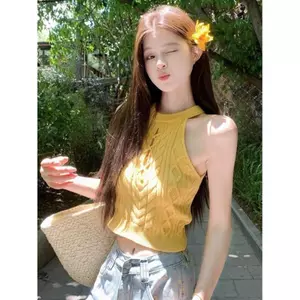 Áo yếm cổ dây màu vàng dành cho nữ mùa hè