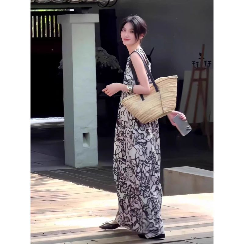 Đầm đi biển hoa in mực kiểu Pháp, váy dài phù hợp mùa hè