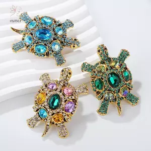 Tinh tế vintage - Trang sức phụ kiện nữ với họa tiết rùa thổ cẩm và kim cương giả.