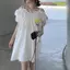Váy lệch vai cổ rộng nhẹ nhàng, phù hợp mùa hè