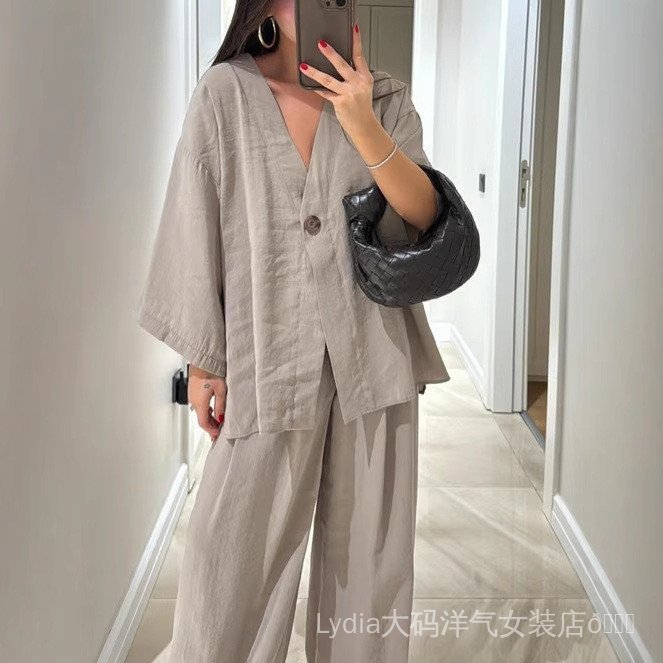 Áo cổ chữ V dáng rộng và quần ống rộng - Thời trang nữ cao cấp, kích thước lớn