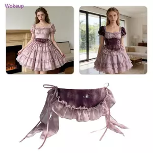 Váy bọc nữ có ren accent kèm khăn sarong, phù hợp cho kỳ nghỉ mùa hè