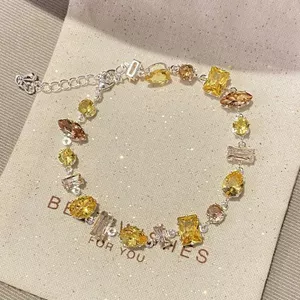 Vòng tay zircon kẹo vàng trong suốt với thiết kế tinh tế, phù hợp wear hàng ngày