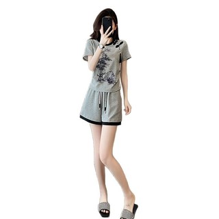 Bộ đồ nữ mùa hè kiểu Trung Quốc mới, áo ngắn tay kết hợp quần đùi , hợp thời trang, đa năng, tôn dáng.