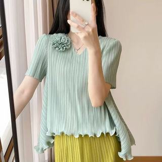 Top Xếp Ly Miyake Mùa Hè 2026 với Hoạ Tiết Ba Chiều Mỏng Nhẹ, Tôn up Sự Sang Trọng