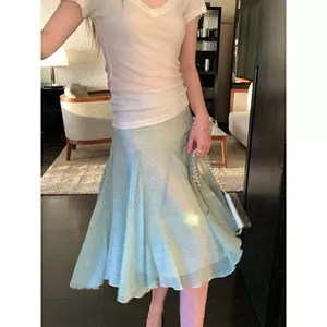 Váy chữ A màu xanh nhạt chấm bi, drape slimmer, phù hợp phong cách nhẹ nhàng mùa hè