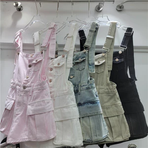 Mẫu jumpsuit ôm dáng cao cấp phong cách retro ngọt ngào, phù hợp cho mùa hè