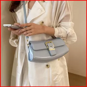 Túi đeo vai có khóa thắt lưng cổ điển GC2 dành cho nữ Túi đeo chéo thích hợp mới Túi đa năng hàng ngày CG2