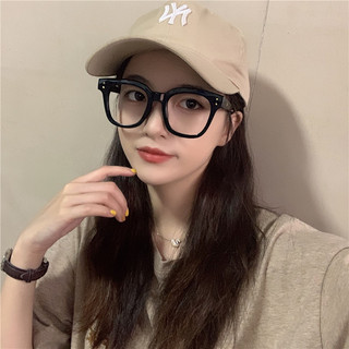 Kính mát nam thiết kế hàng đầu, full rim, khung thời trang, kính trong suốt, phù hợp cho văn phòng và trường đại học.
