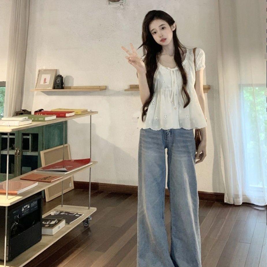 Áo sơ mi ngắn tay cho bé thiết kế mùa hè với cổ vuông thoáng khí giúp đem lại cảm giác thân hình thon gọn