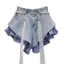 Quần short denim eo cao mùa hè 2026 với thiết kế phong cách mới, thắt lưng và kẻ sọc mảnh.
