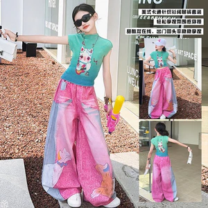 Bé Gái Graffiti In Hình Mùa Hè 2026 Phong Cách Mới Trẻ Em Slim-fit Thời Trang Xếp Ly Top