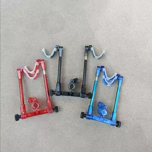 Giá đỡ hai vòng cạnh tranh Đầu móng vuốt treo phía sau Phong cách mới Có thể tháo rời Có thể điều chỉnh độ sáng Polycarbonate một đến hai