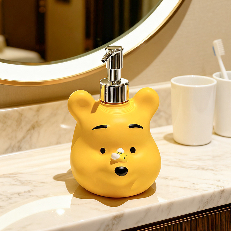 Hộp đựng xà phòng hình Winnie The Pooh dễ thương, Chai có thể đổ lại đa chức năng để rửa tay và dầu gội phòng tắm