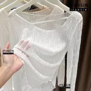 Áo ren cổ tròn mỏng vừa vặn, dài tay phù hợp đi biển chống nắng
