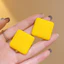 Ｂông Tai Hoa Vàng Nữ Sang Trọng Với Ánh Sáng Hấp Dẫn