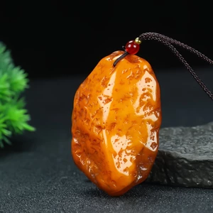 Dây chuyền mặt đá kiểu dáng độc đáo, làm từ đá tự nhiên thủ công