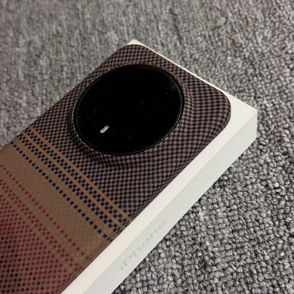 Siêu Mỏng Micro Matte Sợi Carbon Họa Tiết Cứng Từ Tính Dành Cho Honor Magic 8 Pro 7 Pro 6 Pro Mỏng Mờ Chống Sốc Honor Cover