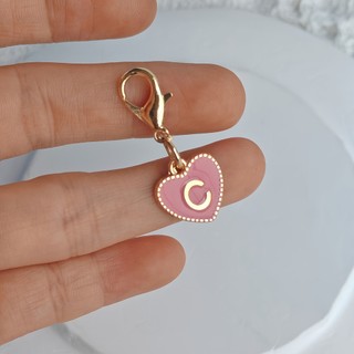 1 Mặt dây chuyền móc khóa nhỏ Trái tim màu hồng Mặt dây chuyền chữ 26