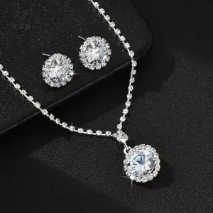 Bộ trang sức bông tai và vòng tay đính đá zircon lấp lánh, mặt dây chuyền móng vuốt sang trọng
