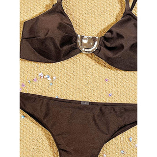 Đồ bơi nữ bikini hai mảnh màu nâu sẫm, trang trí kim loại