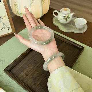 Vòng tay ngọc Tianshan Tân Cương thiết kế nửa hoa nổi, thanh lịch cho làm đẹp