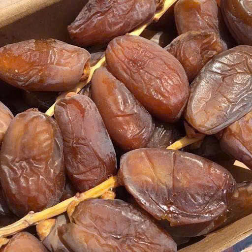 Chà Là Nguyên Cành Dattes Hộp 500g Chà Là Tự Nhiên, Trái Đều Vị Ngọt Tự Nhiên