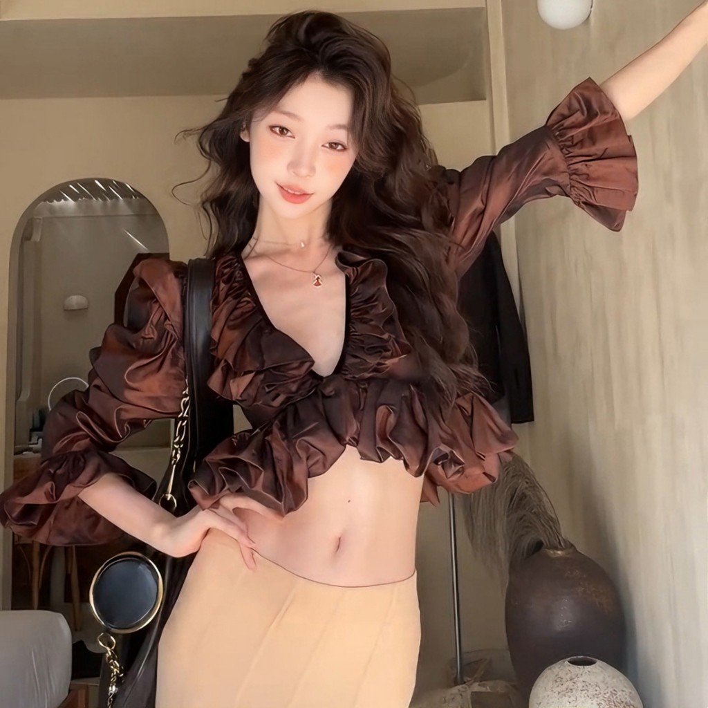 Áo thun cổ chữ V tay dài layer nữ, phong cách vintage và thanh lịch