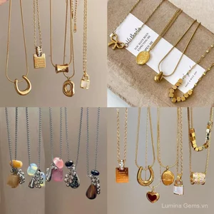 Vòng cổ xương đòn thép không gỉ màu vàng với thiết kế chữ nhỏ, đơn giản và sang trọng