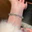 Vòng tay muối biển xanh zircon thoáng mát, tinh tế và sang trọng