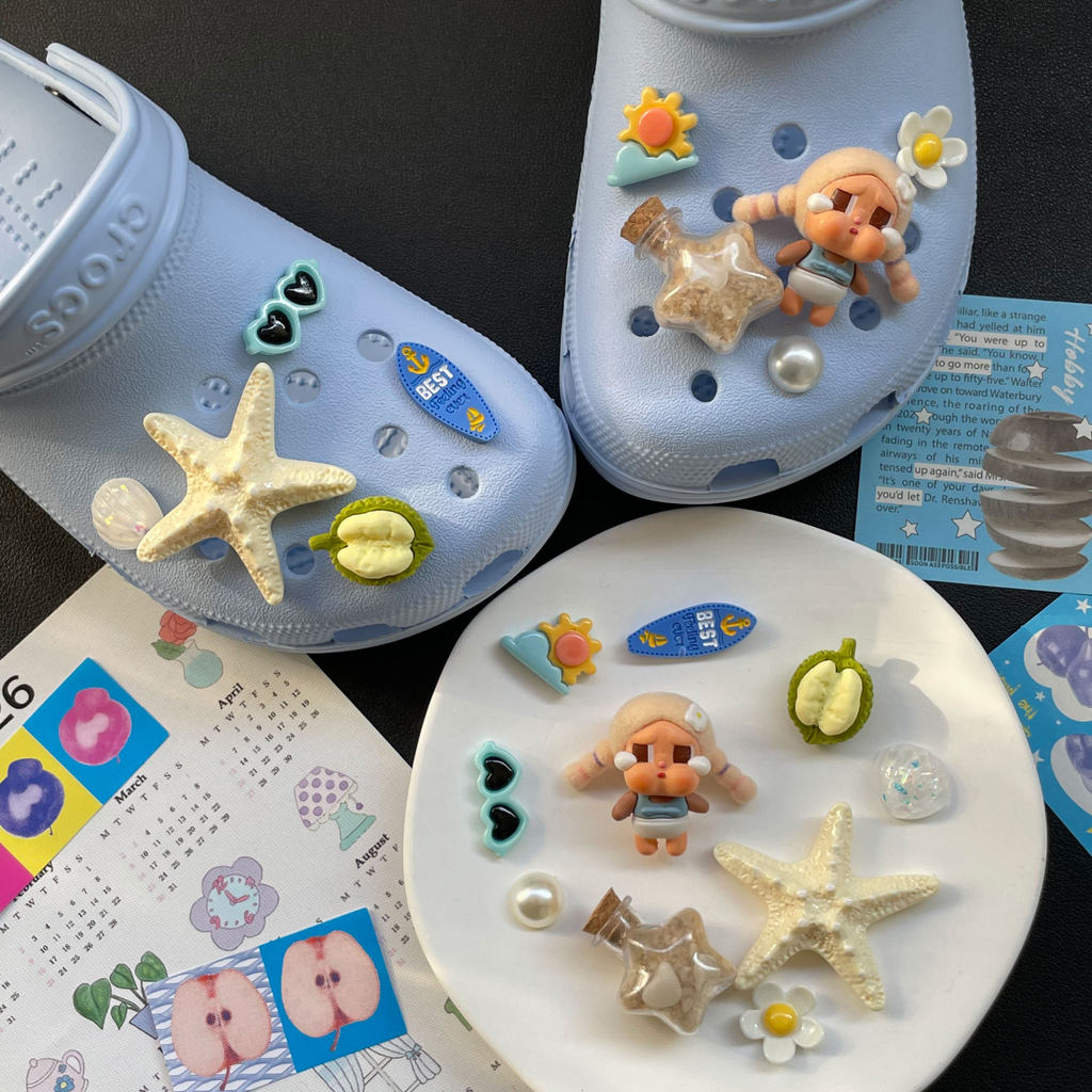 Phụ Kiện Trang Trí Giày Crocs Pop Mart Đi Biển Dễ Thương, Hoa Crybaby, Có Thể Tháo Rời, Khóa Busch, Phù Hợp Nhiều Mẫu