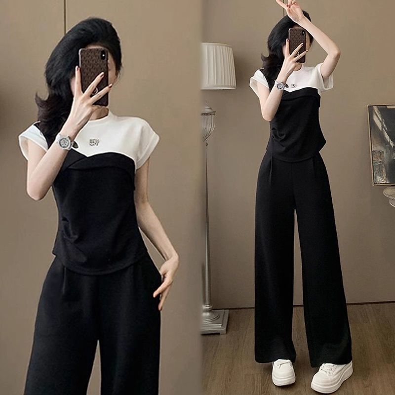 Bộ đồ thể thao nữ phong cách mới mùa hè 2026, slim fit và quần ống rộng