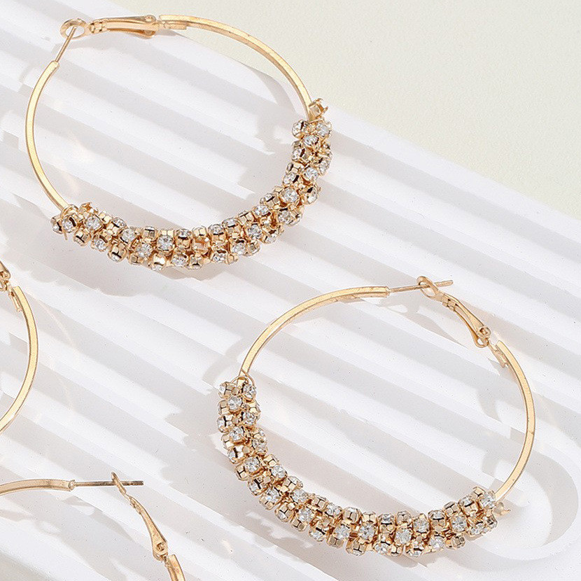 Bông tai kim cương nhiều màu, style cổ điển dành cho nữ