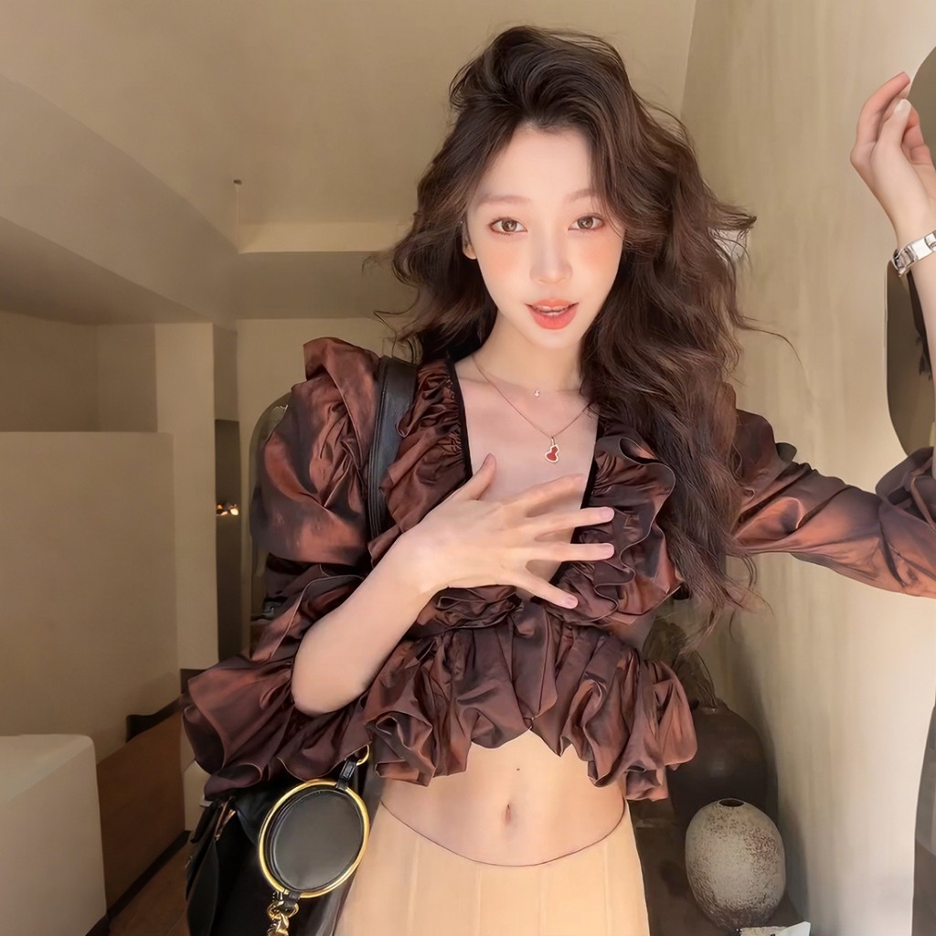 Áo thun cổ chữ V tay dài layer nữ, phong cách vintage và thanh lịch