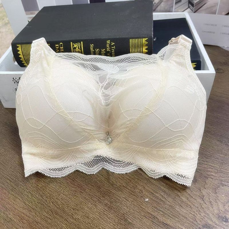 Quần lót ren dày 10cm và áo ngực phong cách cao cấp