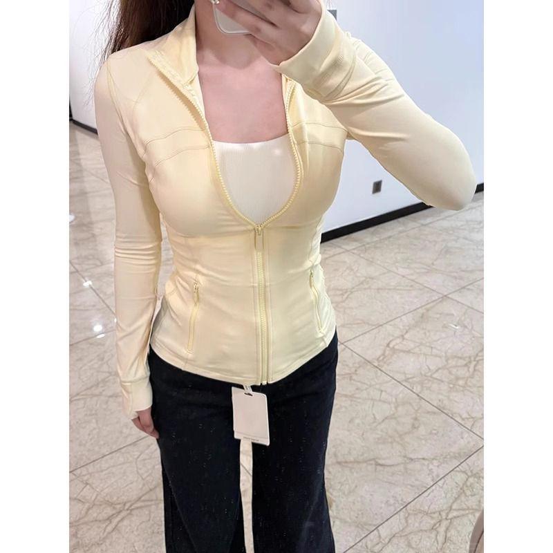 [Thời gian giới hạn Seckill] Quần áo chống nắng màu vàng kem Slim-fit dành cho nữ 2026 Phong cách mới Cổ đứng chống nắng Quần áo Ice Silk Yoga Quần áo F